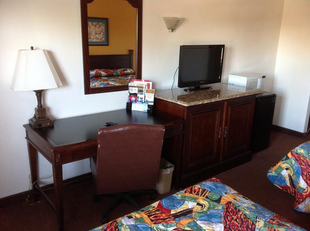 Heritage Inn Grand Prairie Δωμάτιο φωτογραφία